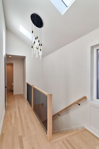 5624 N Francisco Avenue, Chicago, IL 60659