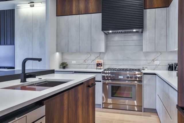 5624 N Francisco Avenue, Chicago, IL 60659