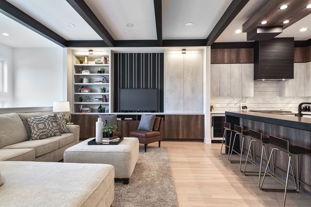 5624 N Francisco Avenue, Chicago, IL 60659