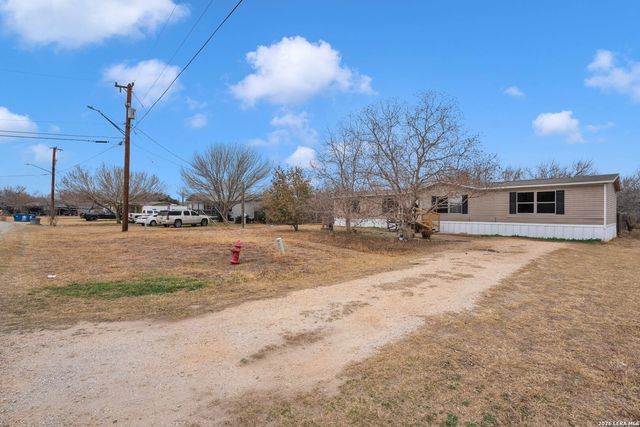 17402 Fx Ball, Elmendorf, TX 78112