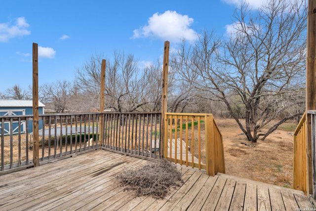 17402 Fx Ball, Elmendorf, TX 78112