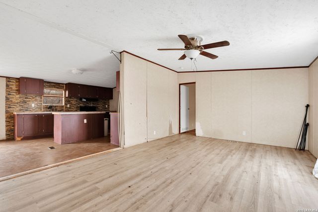 17402 Fx Ball, Elmendorf, TX 78112