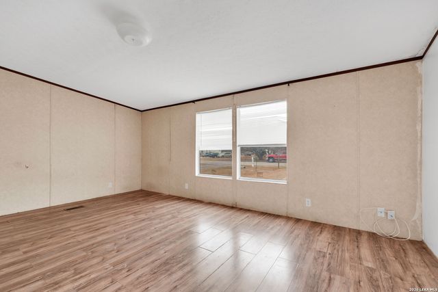 17402 Fx Ball, Elmendorf, TX 78112