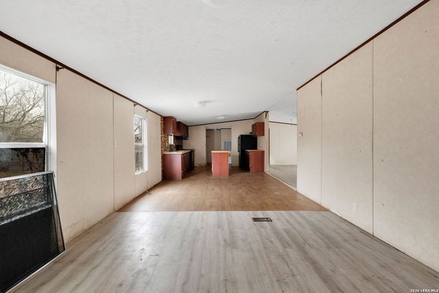 17402 Fx Ball, Elmendorf, TX 78112