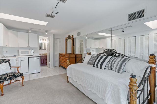 126 Anchorage Drive S, North Palm Beach, FL 33408