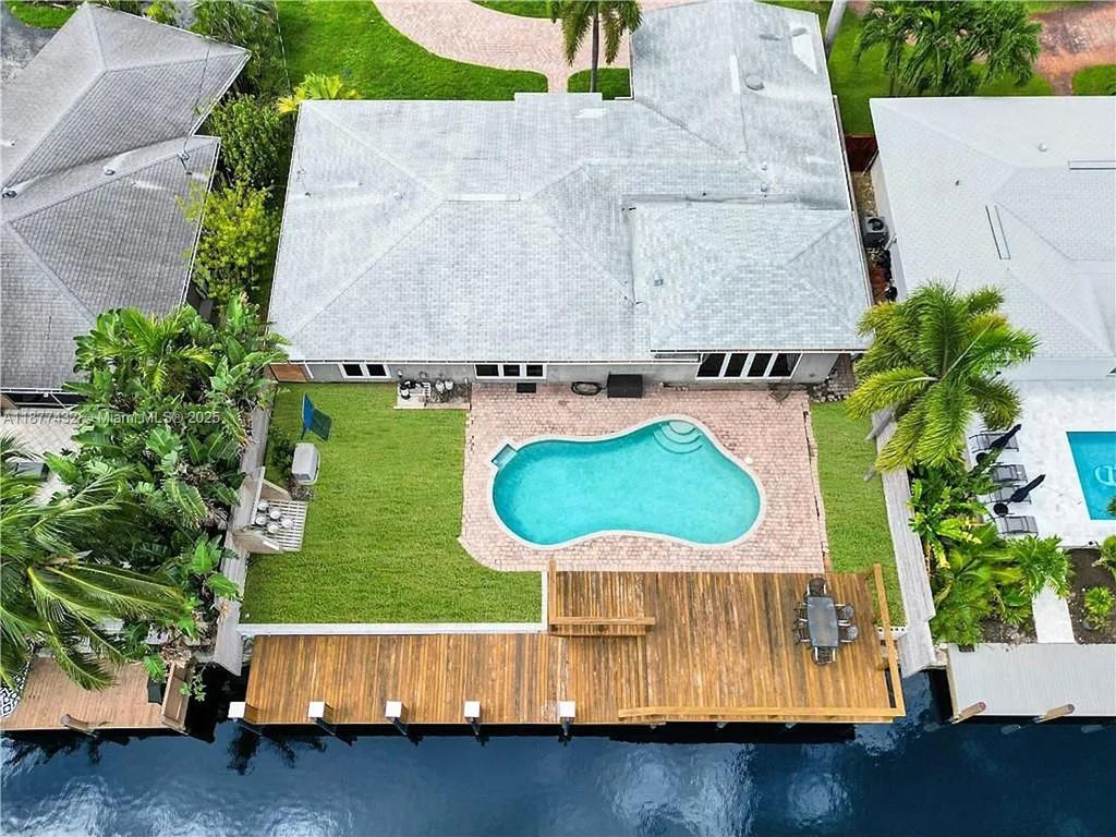 2306 NE 15th Ave, Wilton Manors, FL 33305