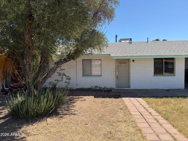 7447 W BECKER Lane, Peoria, AZ 85345