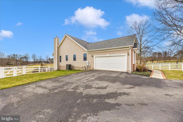 6181 CHALLEDON CIR, Mount Airy, MD 21771