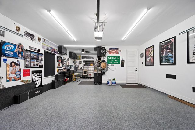 1105 Joe Carson DR, Leander, TX 78641