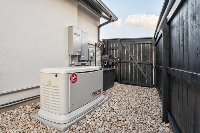 1105 Joe Carson DR, Leander, TX 78641