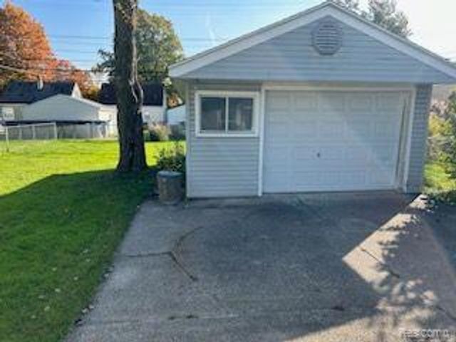 3816 Kent Road, Royal Oak, MI 48073