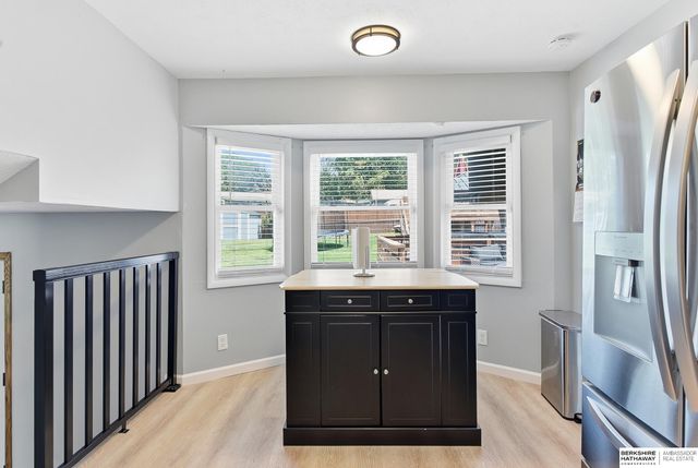 10718 V Street, Omaha, NE 68127
