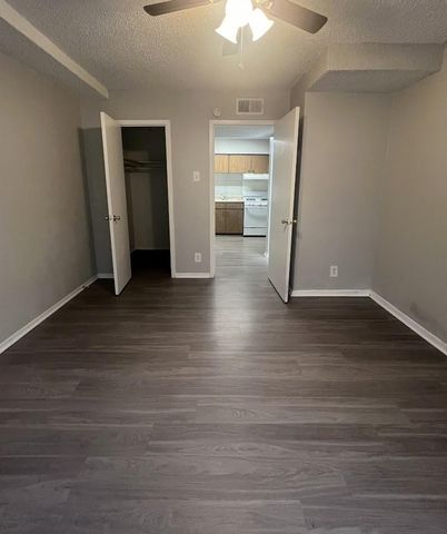 311 E 31st ST 208, Austin, TX 78705