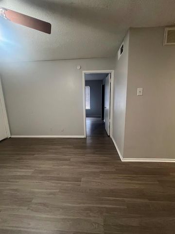 311 E 31st ST 208, Austin, TX 78705