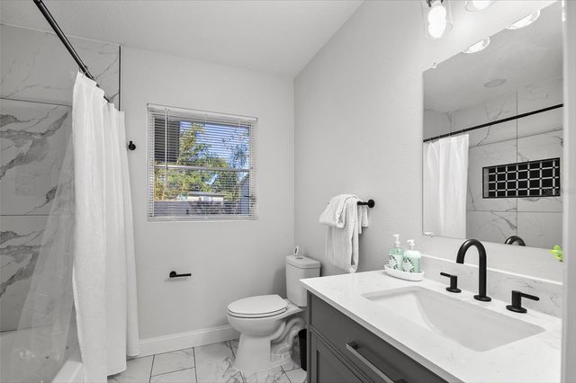 2405 48TH AVENUE W, Bradenton, FL 34207