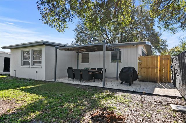 2405 48TH AVENUE W, Bradenton, FL 34207