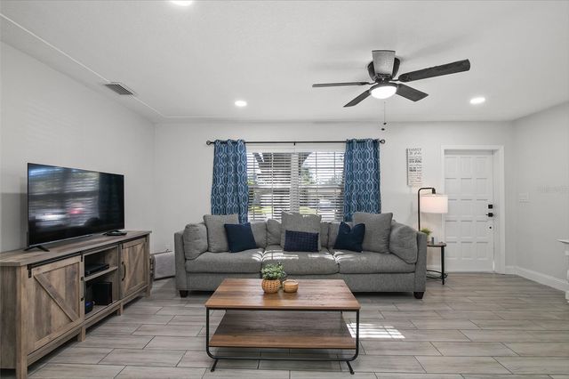 2405 48TH AVENUE W, Bradenton, FL 34207