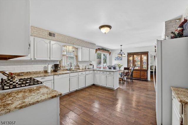 3 Turnburry Rd, Washington Twp., NJ 07882