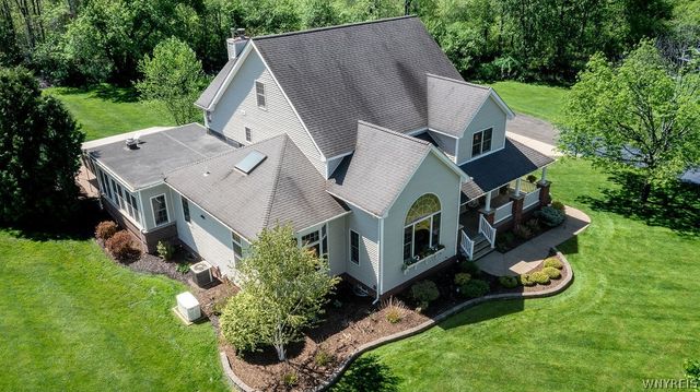 8965 Hickory Meadows Road, Boston, NY 14025