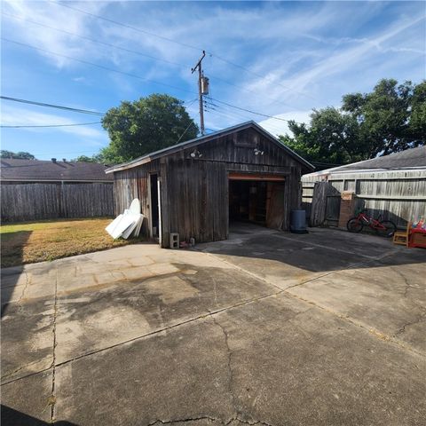 4441 Dolphin Pl, Corpus Christi, TX 78411