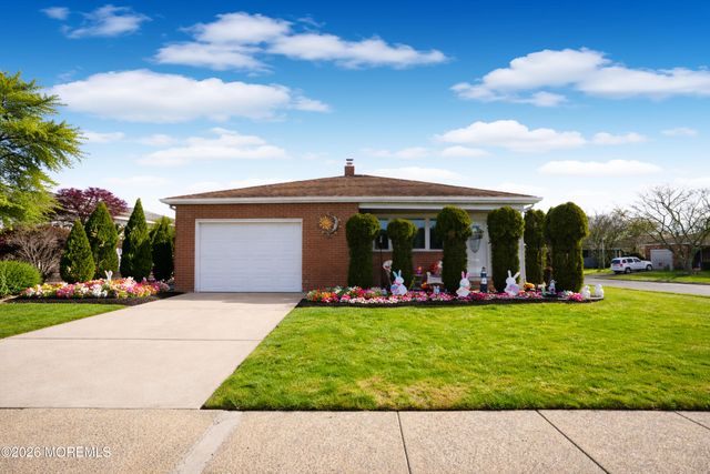 1 Miramar Court, Toms River, NJ 08757