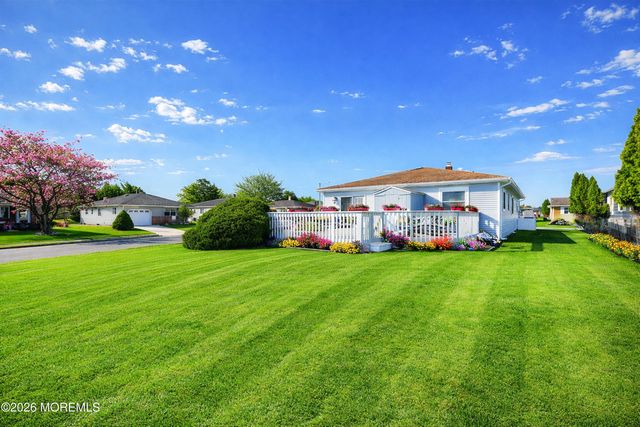 1 Miramar Court, Toms River, NJ 08757