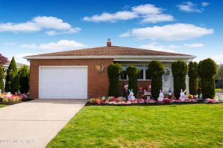 1 Miramar Court, Toms River, NJ 08757