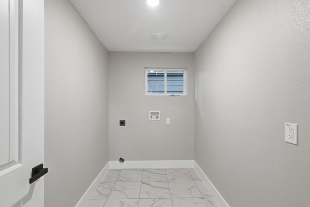 105 Opal Court, Houston, TX 77009