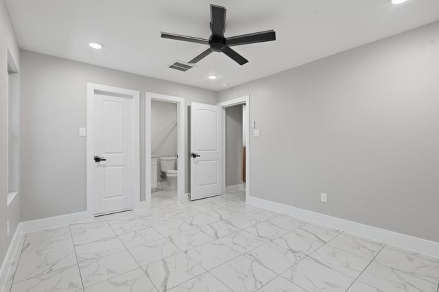 105 Opal Court, Houston, TX 77009