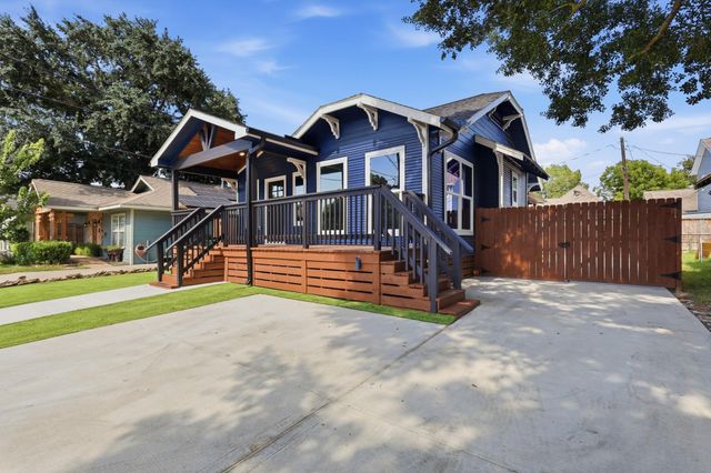 105 Opal Court, Houston, TX 77009