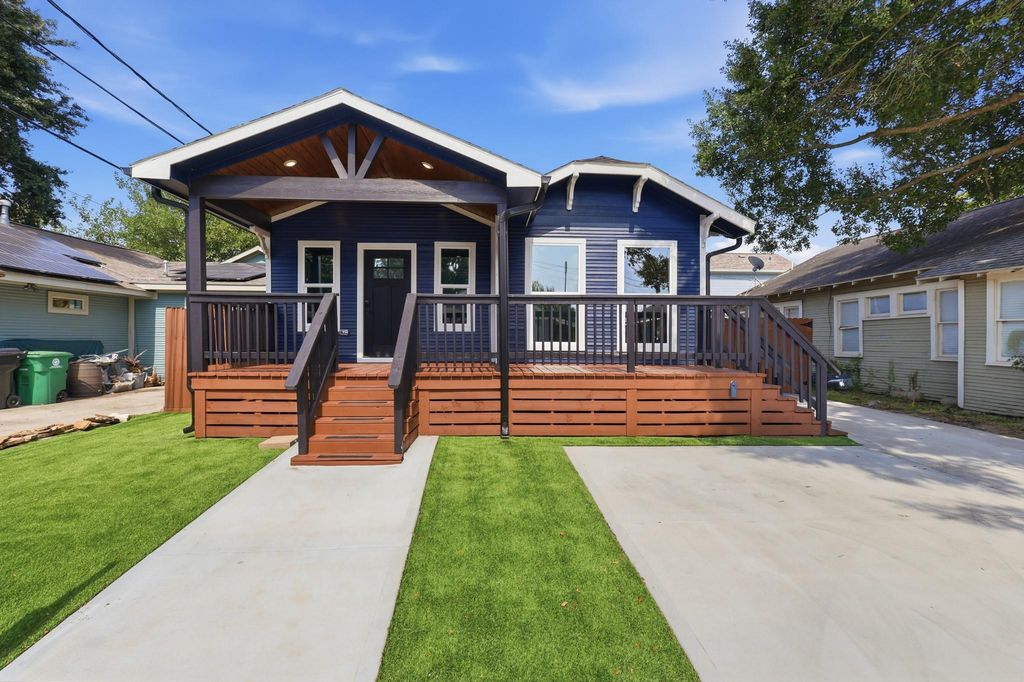 105 Opal Court, Houston, TX 77009