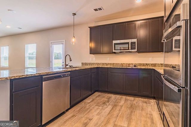 231 Fern Dale Drive, Fairburn, GA 30213