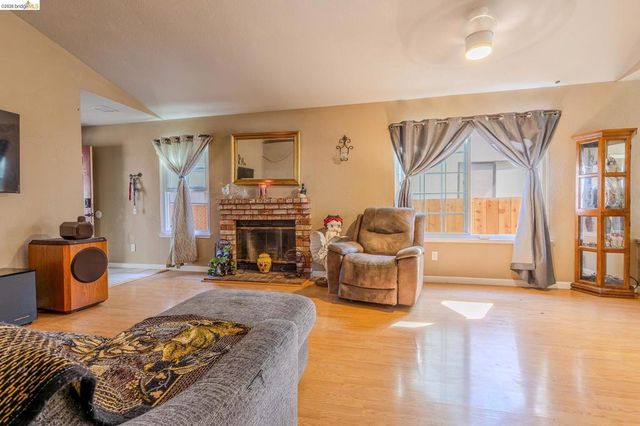 930 Elk Run Ter, Brentwood, CA 94513