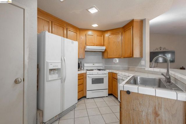 930 Elk Run Ter, Brentwood, CA 94513
