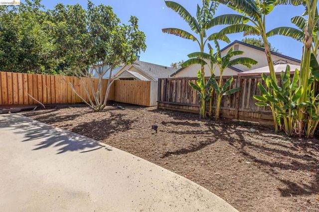 930 Elk Run Ter, Brentwood, CA 94513