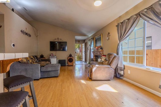 930 Elk Run Ter, Brentwood, CA 94513
