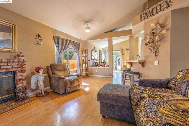 930 Elk Run Ter, Brentwood, CA 94513