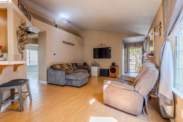 930 Elk Run Ter, Brentwood, CA 94513