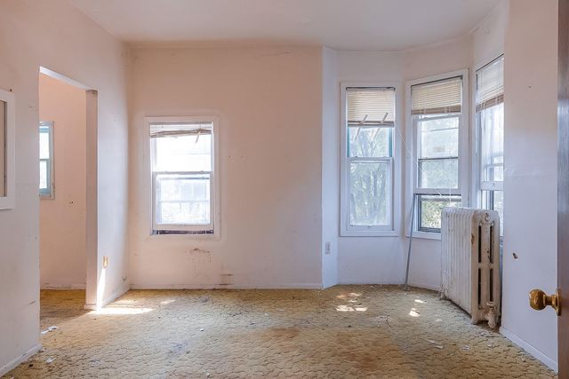 677 Sims Avenue, Saint Paul, MN 55106