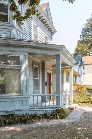 677 Sims Avenue, Saint Paul, MN 55106