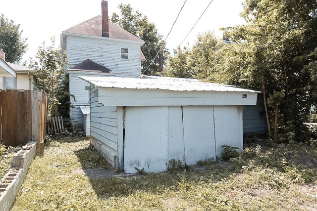 677 Sims Avenue, Saint Paul, MN 55106