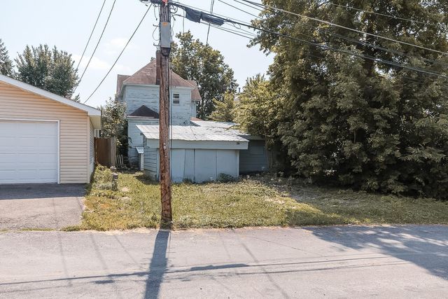 677 Sims Avenue, Saint Paul, MN 55106