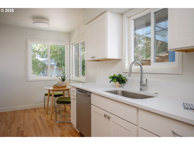 2630 12TH Ave, Forest Grove, OR 97116