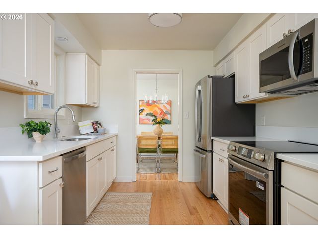 2630 12TH Ave, Forest Grove, OR 97116