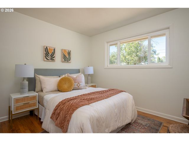 2630 12TH Ave, Forest Grove, OR 97116