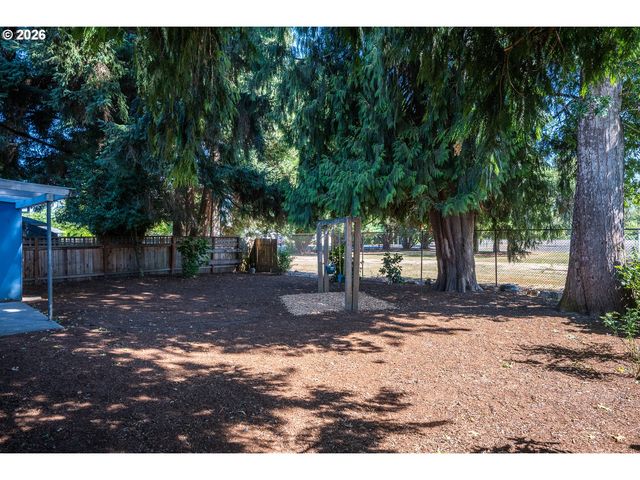 2630 12TH Ave, Forest Grove, OR 97116