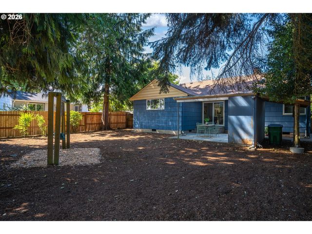 2630 12TH Ave, Forest Grove, OR 97116
