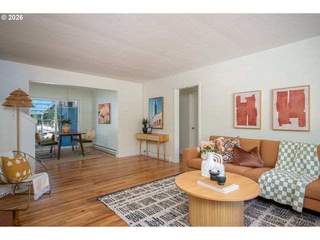 2630 12TH Ave, Forest Grove, OR 97116
