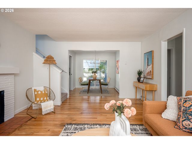 2630 12TH Ave, Forest Grove, OR 97116