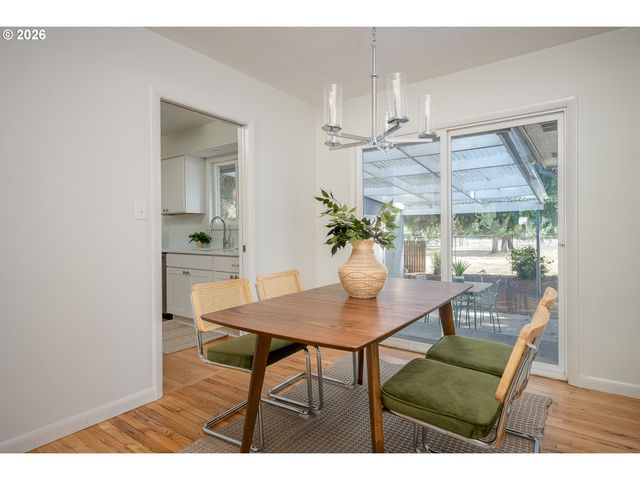 2630 12TH Ave, Forest Grove, OR 97116